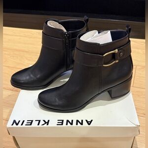 Brand New Leather Anne Klein Ankle Bots size 6.5